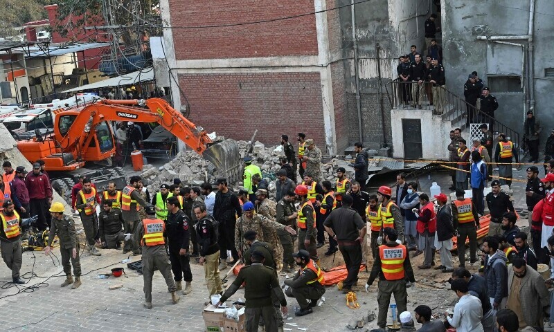 Death toll has rises to 92 in Pakistan mosque blast