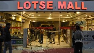 40 people arrested for vandalizing Lotse Mall, torching police vehicles