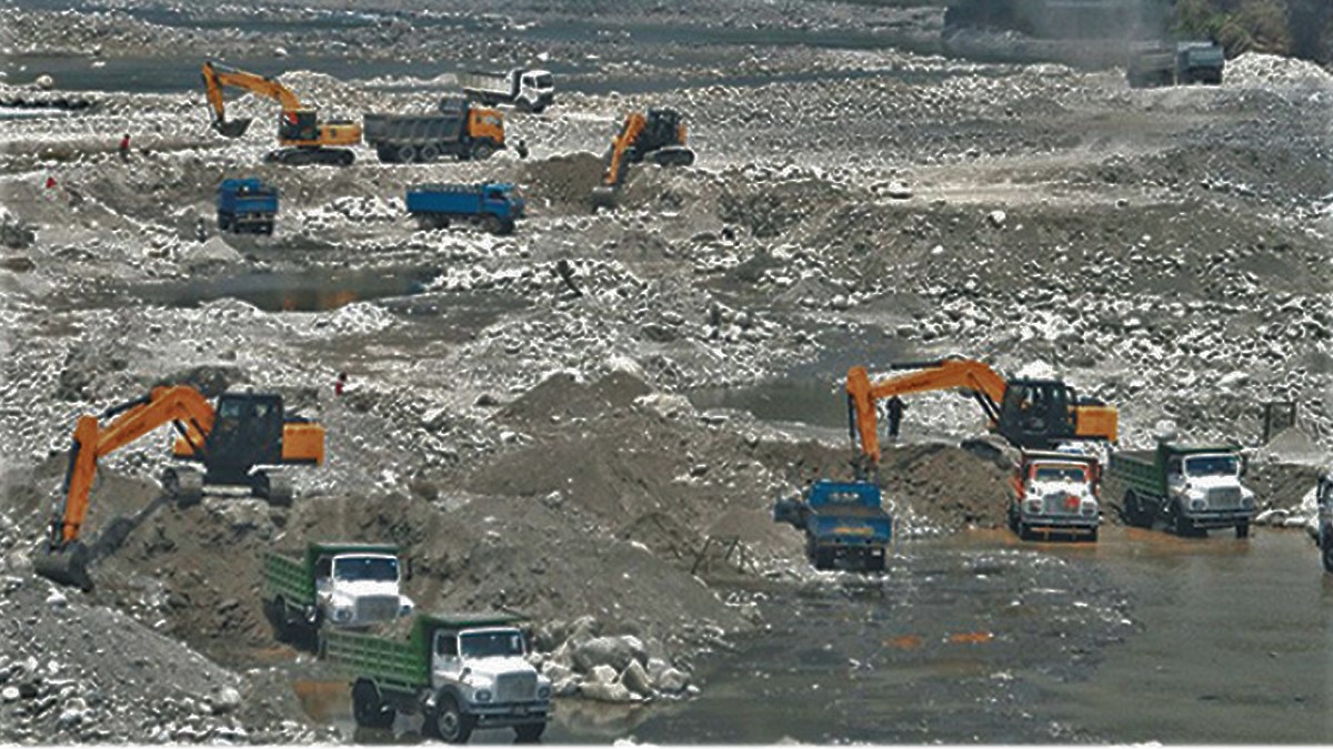 Night surveillance beefed-up to prevent illegal sand extraction from Doda River