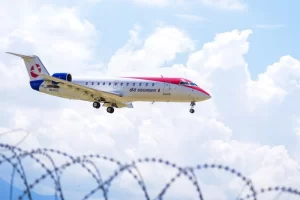 Aircraft about to takeoff returns back to parking way