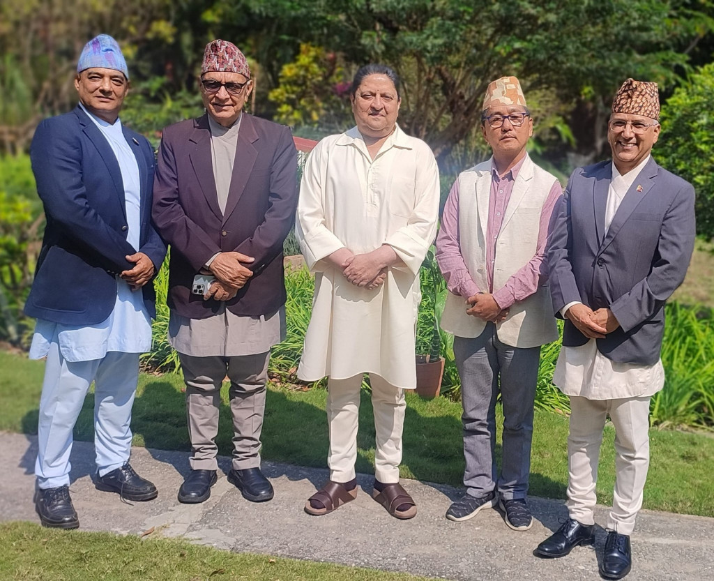 Leaders of Rashtriya Prajatantra Party met with former king Gyanendra