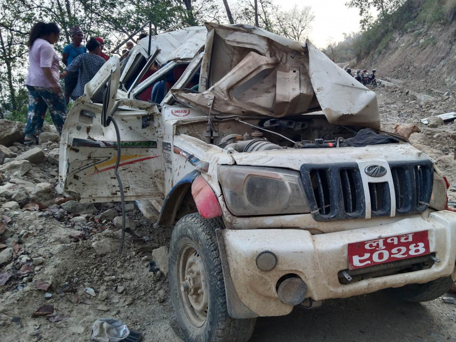 Three dead, 12 injured in jeep accident