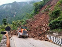 Dry landslide obstructs Narayangadh-Muglin road