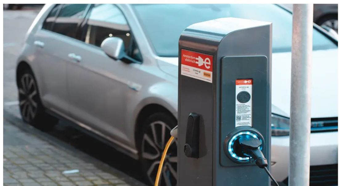 51 rapid charging stations in operation alongside major highways, bus parks, and big cities