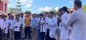 Doctors on strike demanding justice