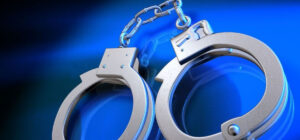 Prisoner who escaped with handcuffs apprehended by police