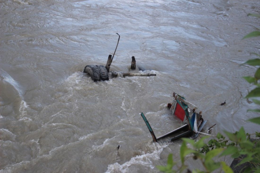 Bolero jeep driver survives in Trishuli River plunge