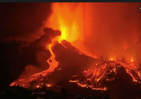 Iceland volcano eruption spills lava into town setting houses on fire