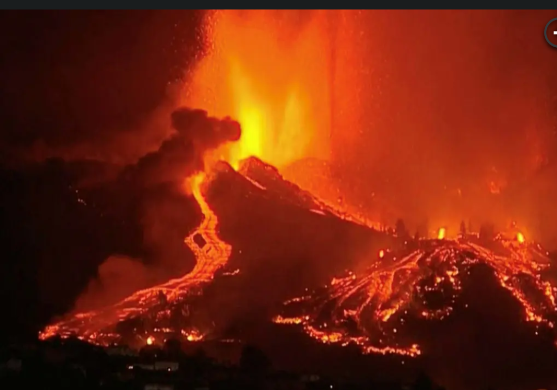 Iceland volcano eruption spills lava into town setting houses on fire