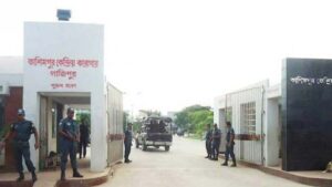 Twelve killed in twin Bangladesh jailbreaks