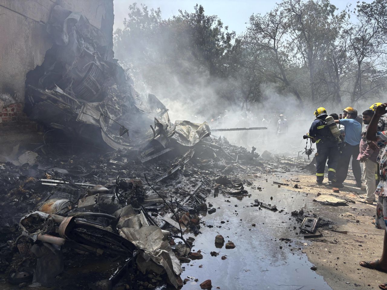 Passenger jet crashes at India airport with 242 people on board