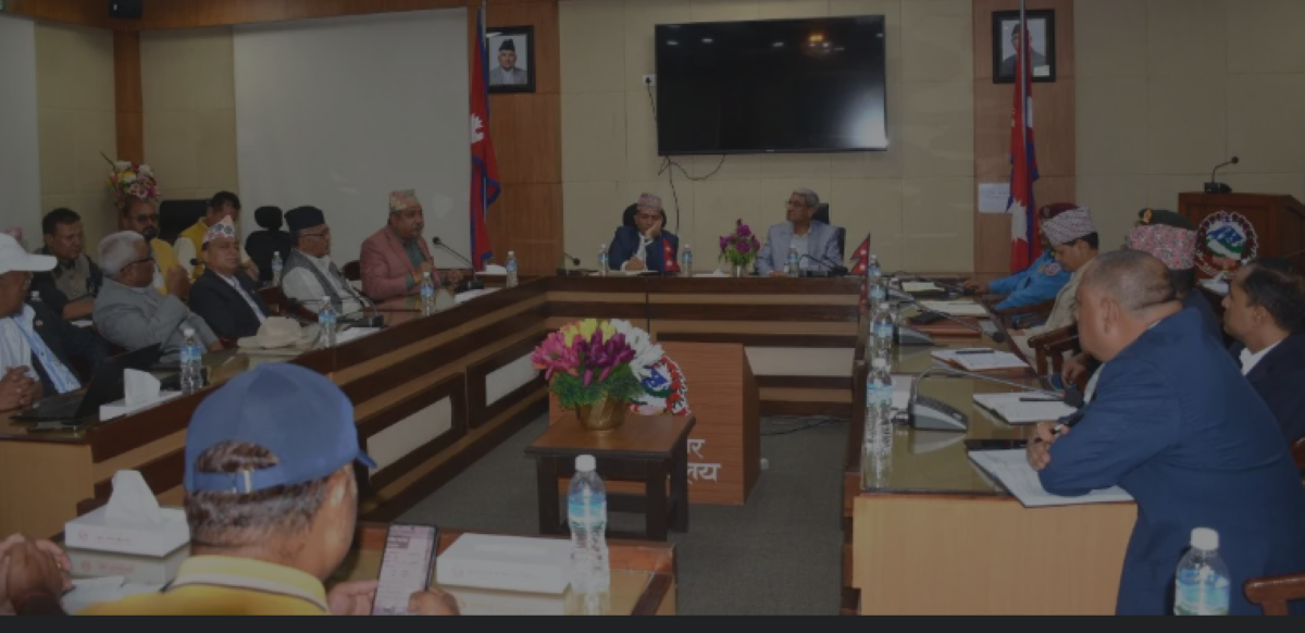 Home Minister begins talks with transport operators over ride sharing dispute