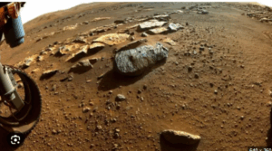 NASA data reveals “lumpy” mantle inside Mars