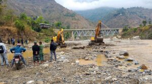 Floods disrupt traffic on BP highway after diversions washed away